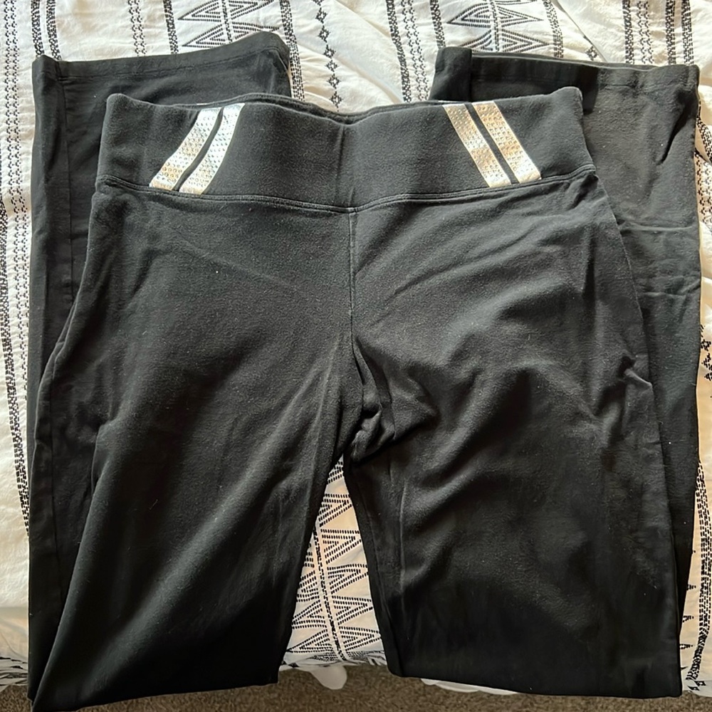 Victoria’s Secret Pink bootcut leggings